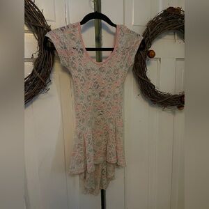 🌻You Are Not Alone Lacy Juniors Top Size Small